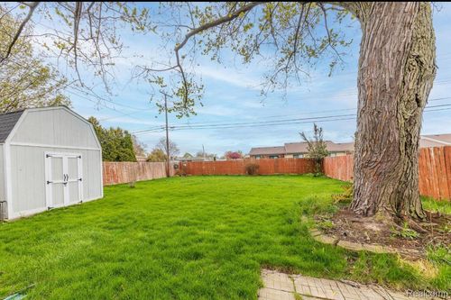 13718 Joyce Dr, Warren, MI, 48088-6056 | Card Image