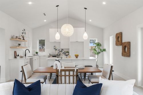 2 Shilo Cir, Wimberley, TX, 78676 | Card Image