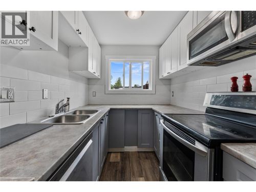 5-3135 Walnut St, Kelowna, BC, V1W3T6 | Card Image