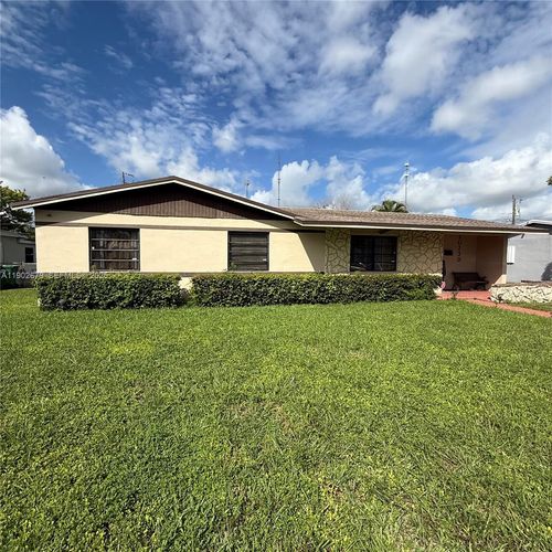 20730 Ne Miami Ct, Miami Gardens, FL, 33179-1728 | Card Image