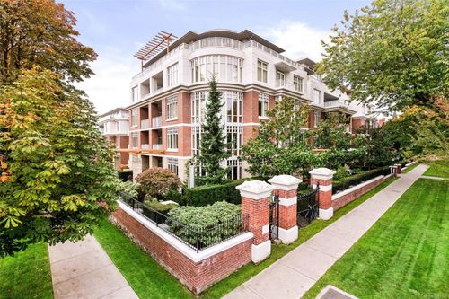 402-999 Burdett Ave, Victoria, BC, V8V3G7 | Card Image