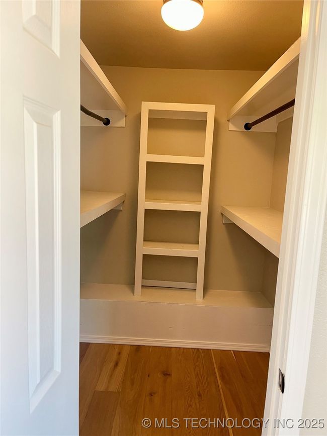 Master closet | Image 13
