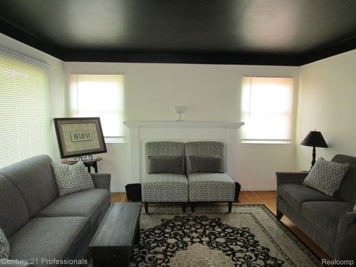 7715 Donna St, Westland, MI, 48185-2476 | Card Image