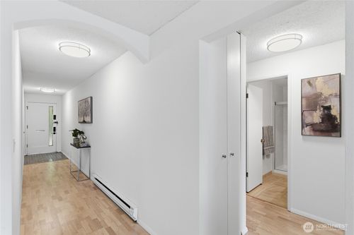 a8-13217 15th Ave Ne, Seattle, WA, 98125-4049 | Card Image