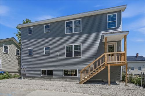 10 Hillard St, Providence, RI, 02909-3324 | Card Image