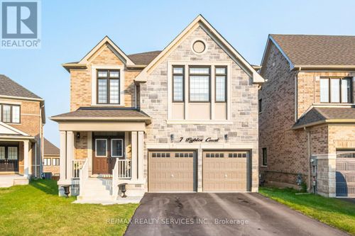7 Byblos Court, East Gwillimbury (Holland Landing), ON, L6N0T3 | Card Image