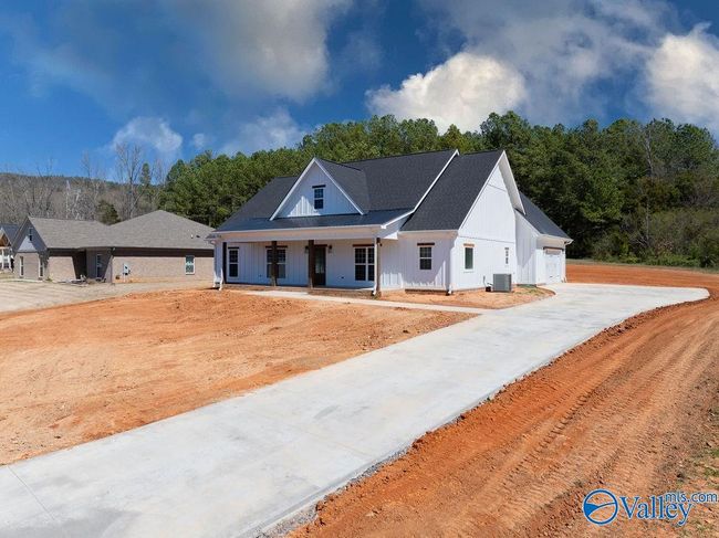85 Betty Way, House other with 4 bedrooms, 3 bathrooms and null parking in Scottsboro AL | Image 31