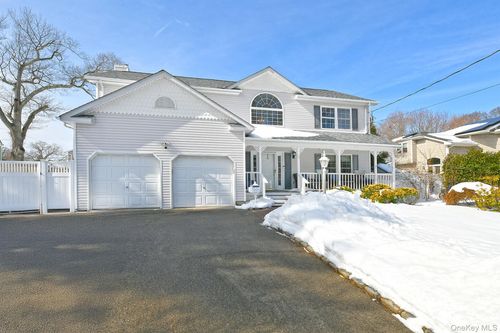 312 Cambon Ave, Saint James, NY, 11780-2517 | Card Image