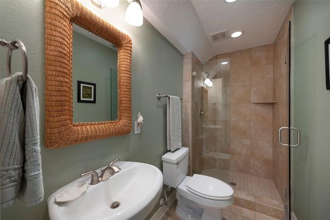 131 Isles End Rd, House other with 4 bedrooms, 5 bathrooms and 2 parking in Tiki Island TX | Image 32