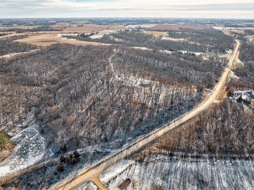 3190 Wax Trl, Dexter, IA, 50070-7527 | Card Image