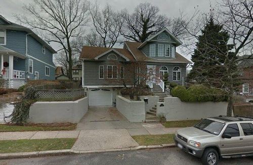 114 Holly Ave, Staten Island, NY, 10308-2641 | Card Image