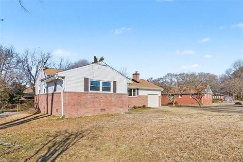 6 Barron Dr, Newport News, VA, 23608-2215 | Card Image