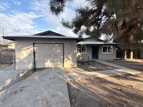 3348 N Purdue Avenue, Fresno, CA, 93727 | Card Image
