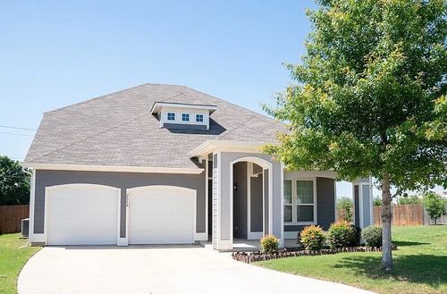 2004 Windsor Farms Dr, Denton, TX, 76207-1231 | Card Image