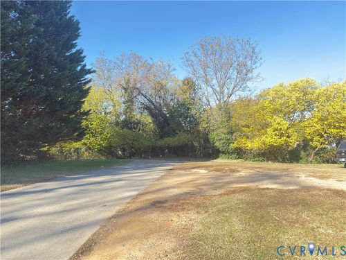 321 Farrar St, Danville, VA, 24540-4339 | Card Image