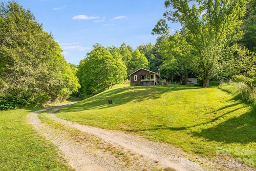 130 Black Crow Rd, Burnsville, NC, 28714 | Card Image