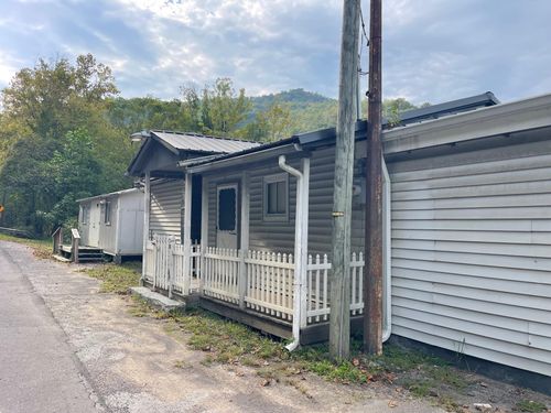 2217 Highway 221, Pineville, KY, 40977-8961 | Card Image