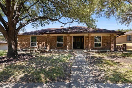 109 Waits Cir, Garland, TX, 75043-2362 | Card Image