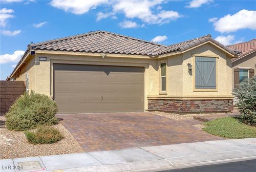 5733 Tall Redstone St, North Las Vegas, NV, 89081-5641 | Card Image