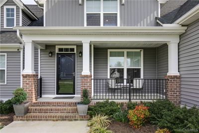 Property entrance with a porch | Image 3