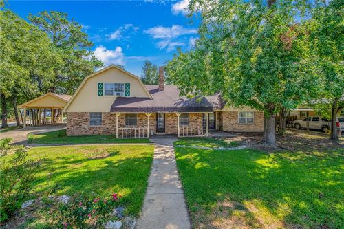 515 N Sharp St, Franklin, TX, 77856 | Card Image