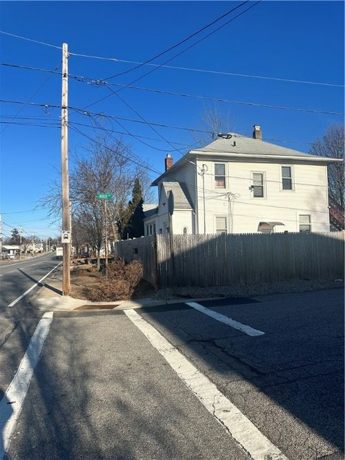 532 Post Road, Warwick, RI, 02888 | Card Image