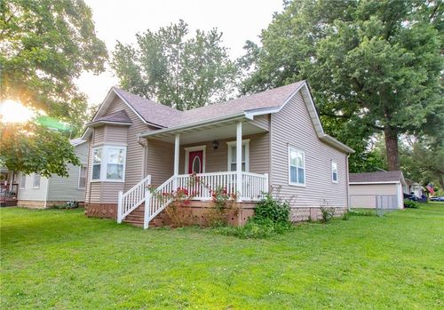 617 E Franklin St, Clinton, MO, 64735-2341 | Card Image