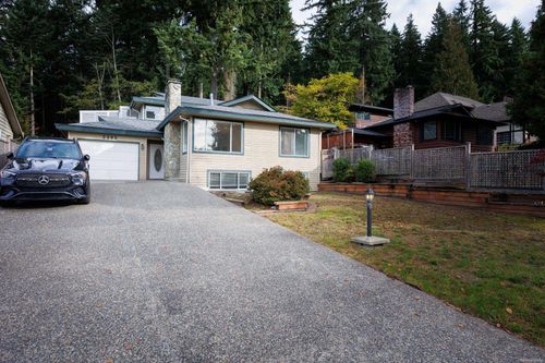 22XX King Albert Ave, Coquitlam, BC, V3J1Z8 | Card Image