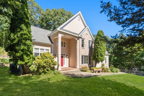 160 Stearns Rd, Marlborough, MA, 01752-6042 | Card Image