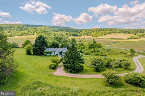 35339 Appalachian Trail Rd, ROUND HILL, VA, 20141-2371 | Card Image