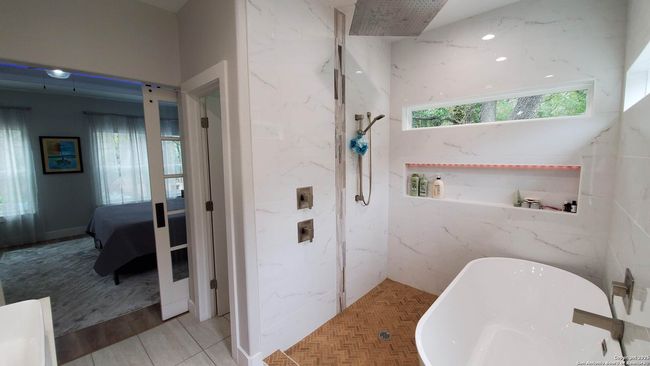 9810 Park Dr, House other with 2 bedrooms, 3 bathrooms and null parking in Helotes TX | Image 32