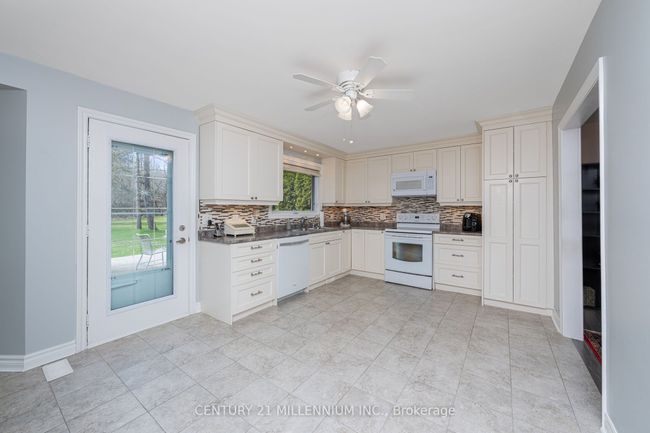 48 Credit Rd, House other with 2 bedrooms, 1 bathrooms and 7 parking in Cheltenham ON | Image 5