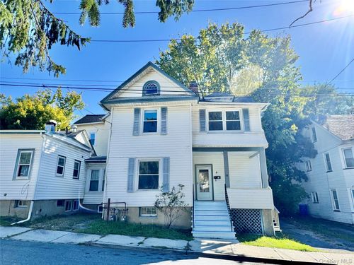 4 Harding St, Middletown, NY, 10940-6208 | Card Image