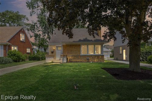 1808 W 12 Mile Rd, Royal Oak, MI, 48073-3905 | Card Image