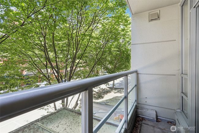 APT-205 - 2929 1 St Ave, Condo with 1 bedrooms, 1 bathrooms and 1 parking in Seattle WA | Image 28
