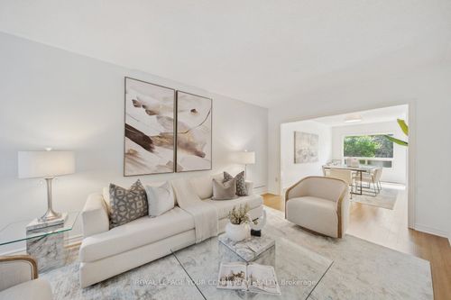 75 Venice Cres, Thornhill, ON, L4J7T1 | Card Image