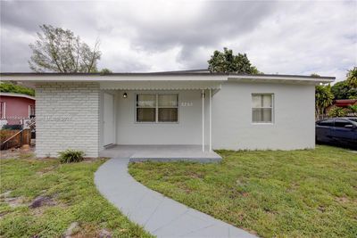 425 Nw 133rd St, House other with 3 bedrooms, 1 bathrooms and null parking in North Miami FL | Image 1