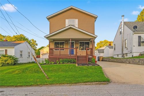2213 10th St, Cuyahoga Falls, OH, 44221-3132 | Card Image