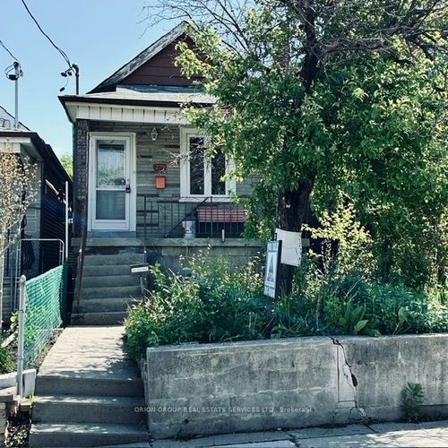 279 Mcroberts Ave, York, ON, M6E4P8 | Card Image