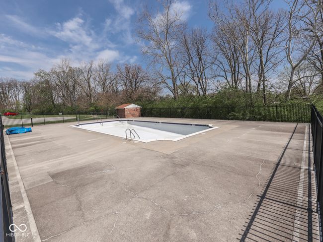 There is also a neighborhood pool for residents to enjoy | Image 30