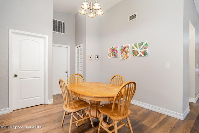 Dining Area | Image 10