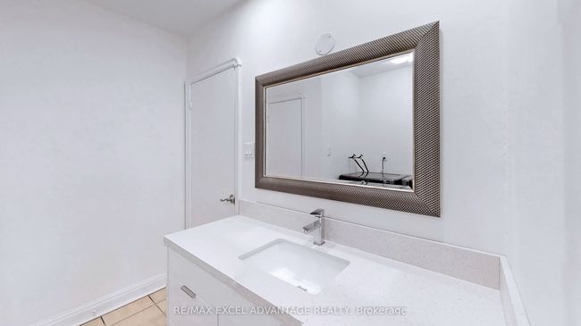 2 Sandringham Dr, House other with 4 bedrooms, 3 bathrooms and 6 parking in North York ON | Image 13
