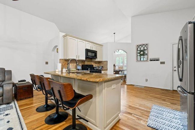 Kitchen | Image 19