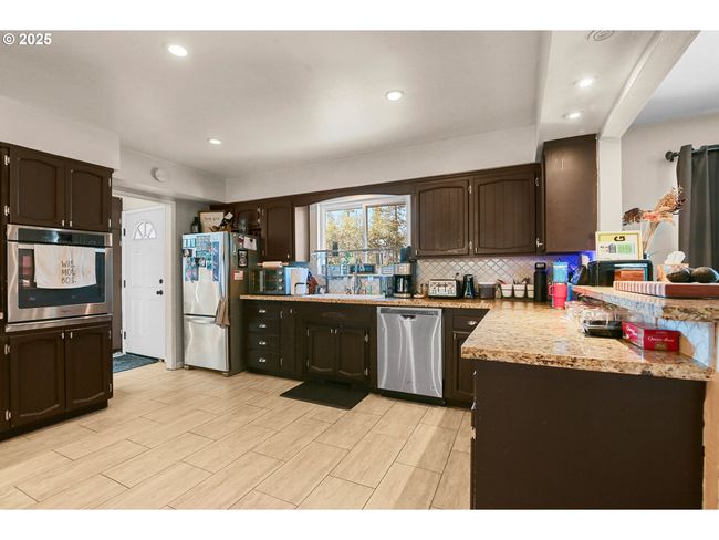 4247 Redwood Hwy, House other with 5 bedrooms, 3 bathrooms and null parking in Grants Pass OR | Image 6