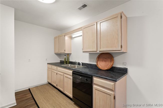 207 Colonial Club Dr, Condo with 2 bedrooms, 2 bathrooms and null parking in New Albany IN | Image 15