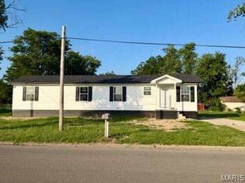 208 Dona Street, Sikeston, MO, 63801 | Card Image