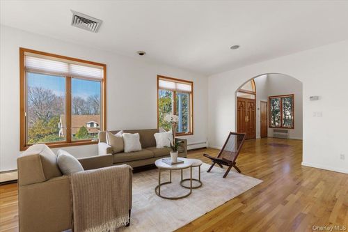 174 Lawrence Ave, Eastchester, NY, 10709-5418 | Card Image