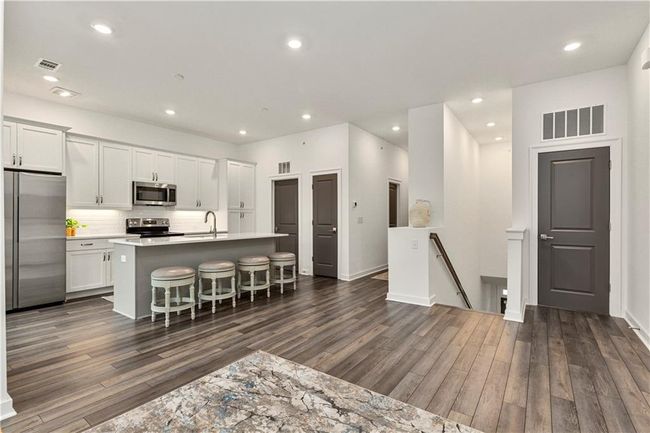 137 Devore Rd, Condo with 1 bedrooms, 2 bathrooms and 1 parking in Alpharetta GA | Image 6