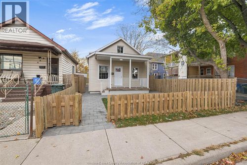 {{alt}} | Card Image