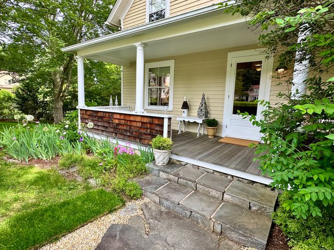 137 Main St, House other with 3 bedrooms, 2 bathrooms and 3 parking in Chester CT | Image 5